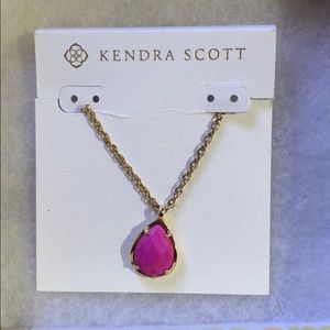 Kendra Scott Kiri Necklace in Magenta